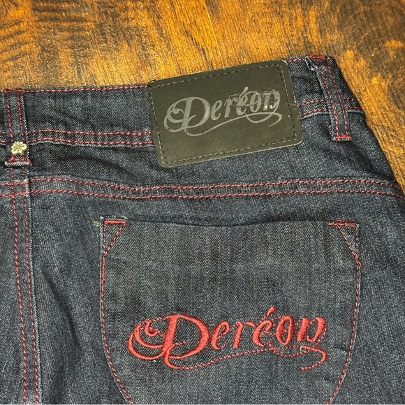 Dereon WoMen's Deep Indigo Skinny Jeans 9/10 EUC - Picture 10 of 10